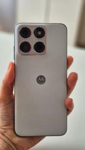 Smartphone Motorola Edge 70 fusion 1 mês de uso