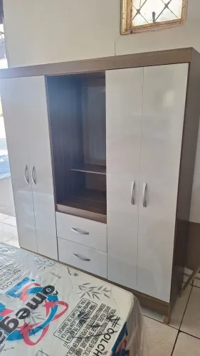 Guarda roupa novo