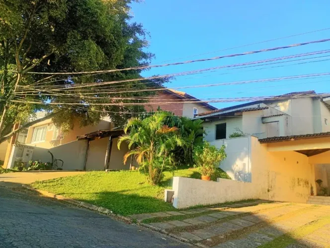 Sobrado com 4 dormitórios para alugar, 370 m² por R$ 6.400,01/mês - São Paulo II - Cotia/S