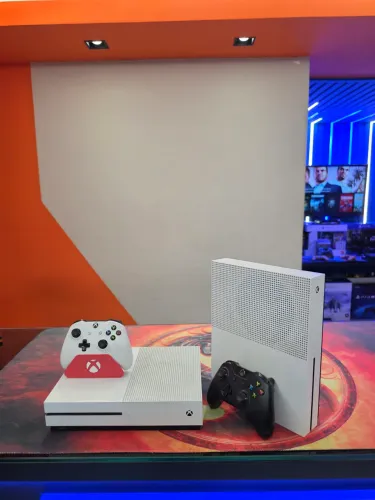 [OFERTA] Xbox One S 1TB c/ Garantia. Somos LOJA FÍSICA 