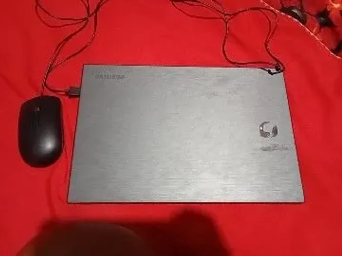 Notebook em ótimo estado por 300