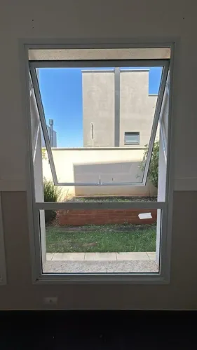 Janela Maxim-ar de Alumínio com Vidro Fixo