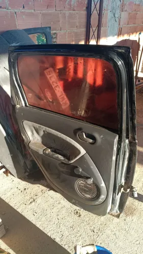 Porta traseira  carro Ford fiesta 