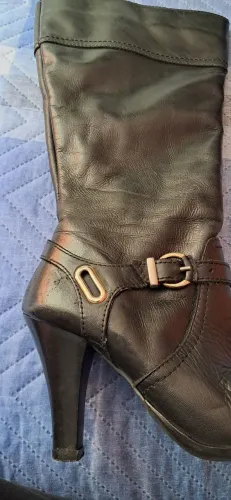 Bota de couro preta 34