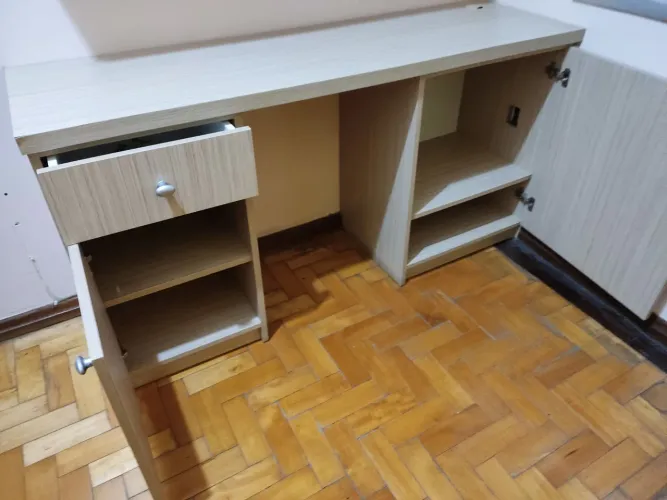 Bancada com armário aéreo MDF