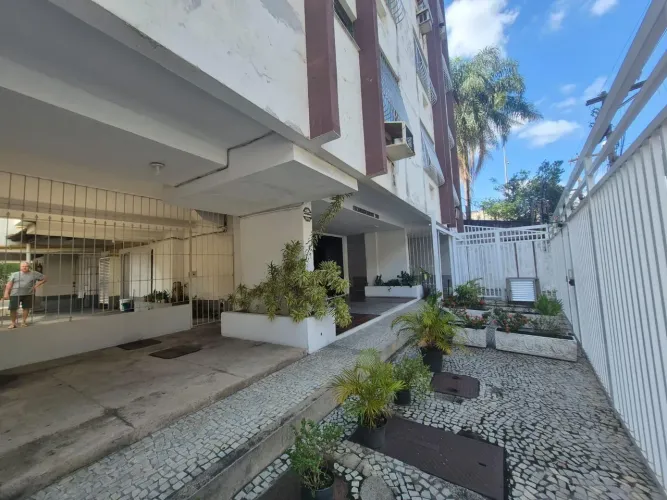 Apartamento à venda na Rua Noronha Torrezão, Santa Rosa, Niterói - RJ