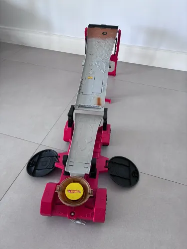 Pista Hot Wheels Monster Truck Downhill