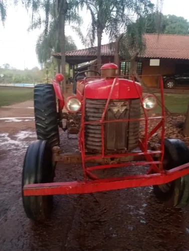 Trator Massey Fergusson 65x