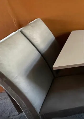 Mesa com 6 cadeiras 