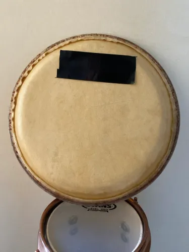 Pele de conga de couro medida 10 1/2 