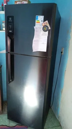 Vendo Geladeira Eletrolux turbo