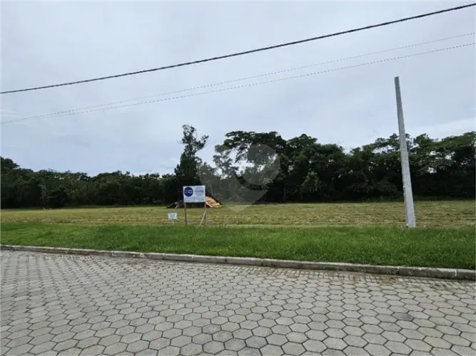Terreno à venda em Riviera - SP