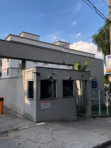 Apto em condomínio fechado, porteiro 24 h, espaço gourmet, garagem coberta, B. Santa Maria
