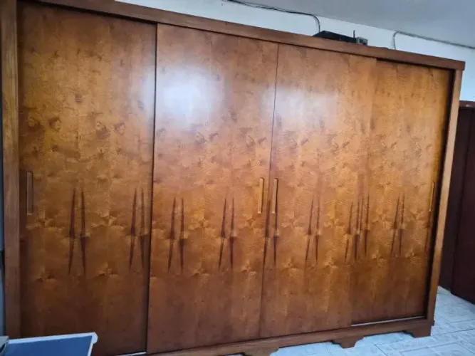 Guarda Roupa em Imbuia - 3mts