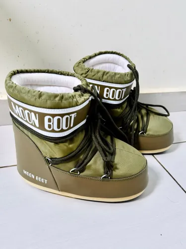 moon boot original 