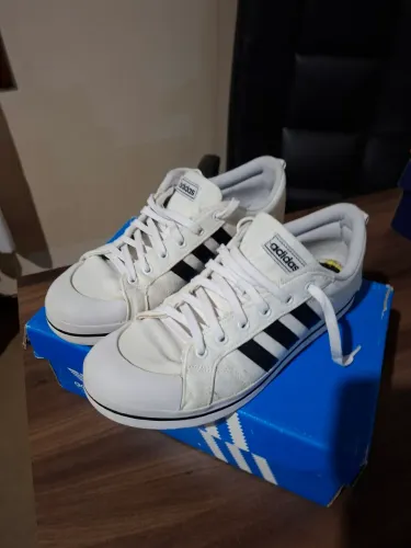Tênis Adidas 39/40 branco