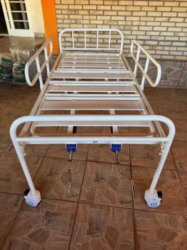 Cama hospitalar + colchão