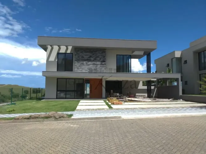 Casa em Condomínio - Reserva do Paratehy Norte - 4 Dormitórios - 720m².