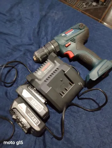 Parafusadeira Bosch 18v com impacto 