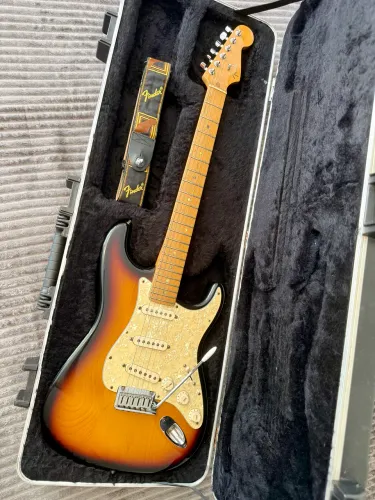 guitarra fender american deluxe stratocaster
