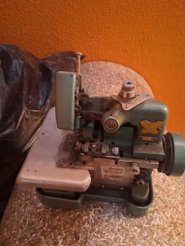 Maquina de costura