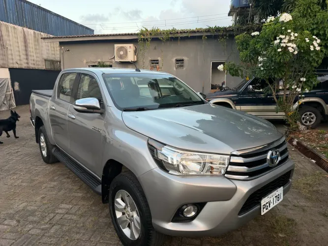 Toyota Hilux CD SRV 4X4 2.8 TDI Diesel Aut. 2017
