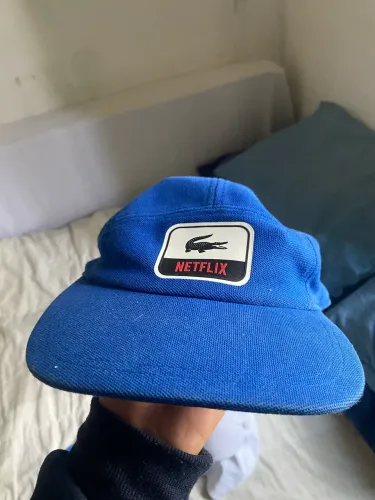 Boné Girolle Lacoste x Netflix