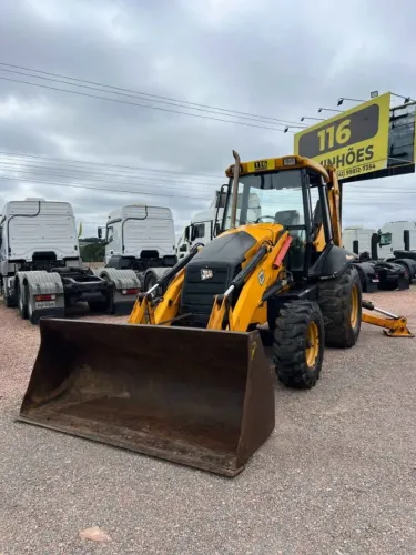Retroescavadeira JCB 3C retro escavadeira Emplacada revisada perfeito estado