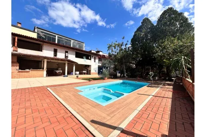 Casa Espetacular em Alfredo Chaves - 6 Suítes, Espaço Gourmet e Piscina