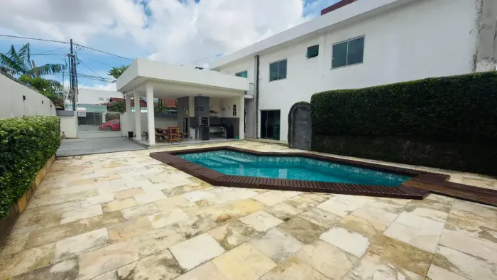 Casa com piscina 5 suítes , 2 vagas - Altos de Pinheiro - em Pratinha (Icoaraci) - Belém -
