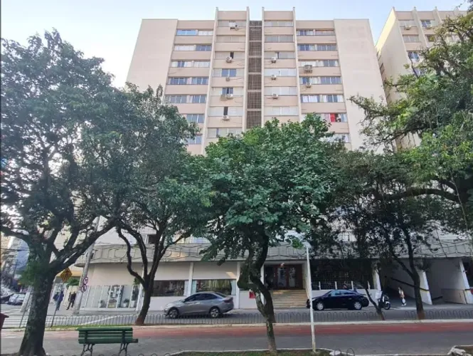 Apartamento 1 quarto 47 m² no Centro, Av. Hercílio Luz - direto c/ proprietário