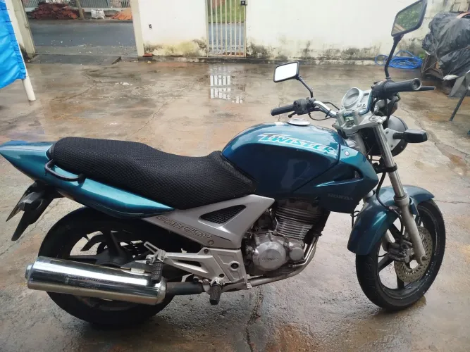 Moto Honda Twister 250