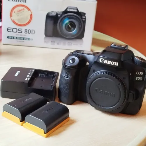 Canon 80D Corpo + Duas Baterias