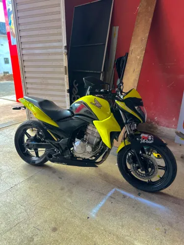 Cb 300r ano 2010