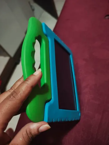 Vendo tablet novo 4 mês de uso minha filha não se adaptou com nota fiscal e na garantia