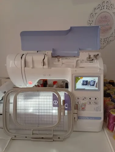 Máquina de bordado Brother _ Inovis BE815L