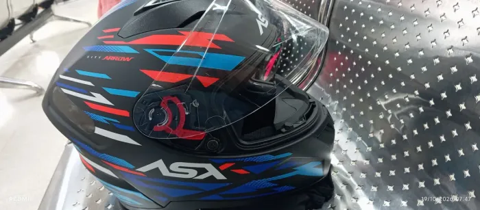 Vende_se este capacete ASX novo 600 R$