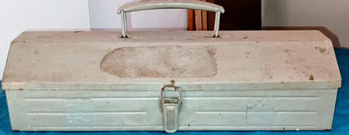 Maleta de ferramentas antiga