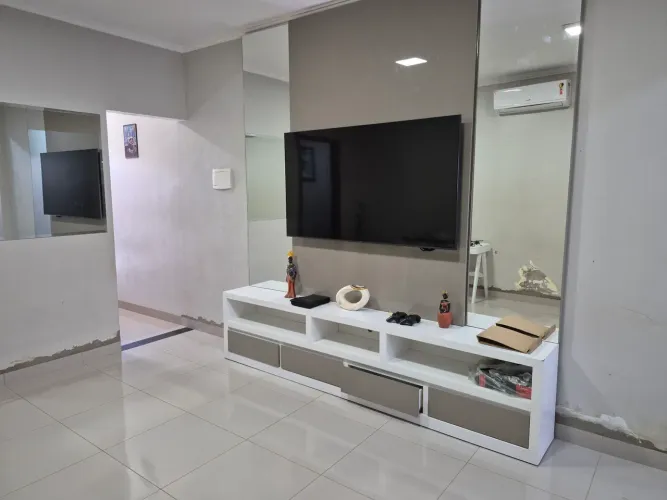 CASA À VENDA OU ALUGUEL COM ENERGIA SOLAR