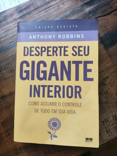 Livro Desperte seu gigante interior de Tony Robbins