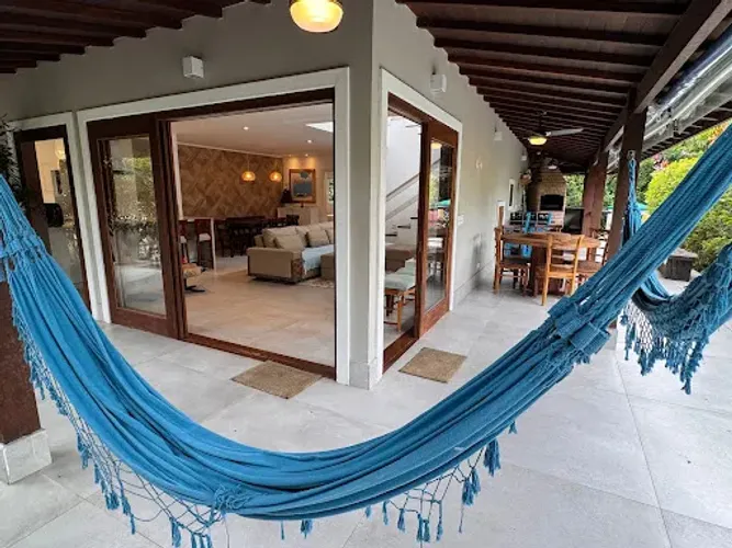 Casa à venda no Condomínio Água Branca Maresias | 3 suítes | Reformada