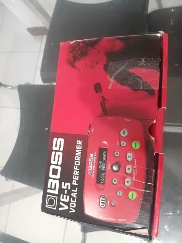 Boss ve 5 efeitos para voz e instrumentos de sopro