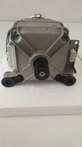 Motor de máquina de lavar (LAVA W SECA) SEMP TOSHIBA para recondicionar.