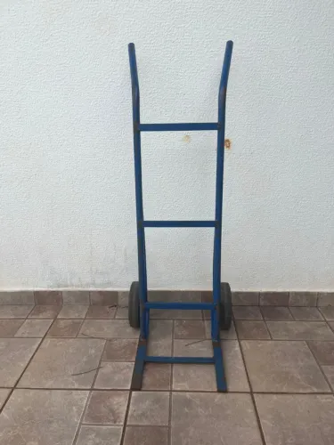 Carrinho de Mão com duas rodas - Usado