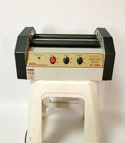Plastificadora MR Máquinas P-280 - Funcionando Perfeitamente<br>? Valor sugerido: R$ 200,00