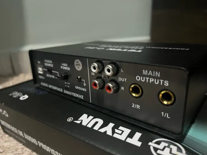 ? Interface de Áudio TEYUN Q-24 - 24-bit/192kHz