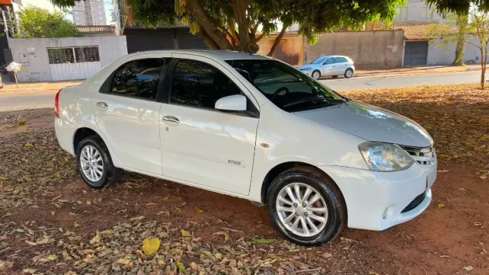 Toyota Etios XLS Sedan 1.5 Flex 16V 4P Mec. 2014
