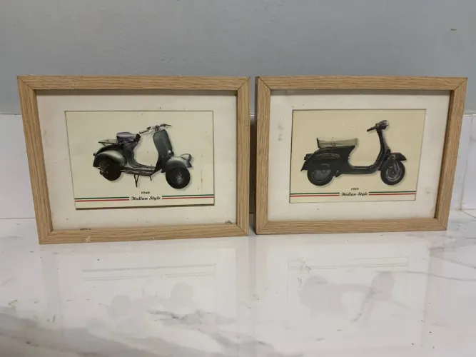 Par de quadros de motos vintage