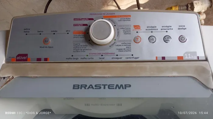 Vende-se máquina de lavar roupas automática faz tudo