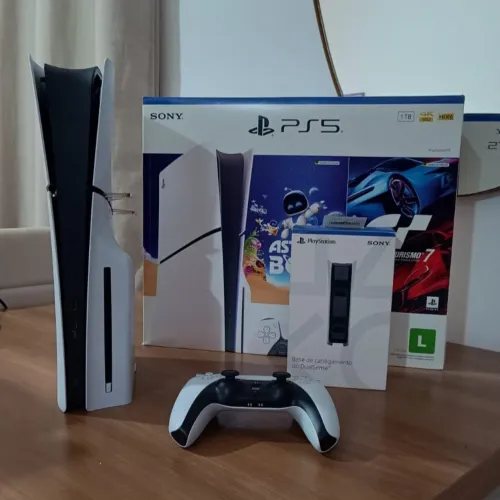 PS5 Slim com leitor de mídia física
